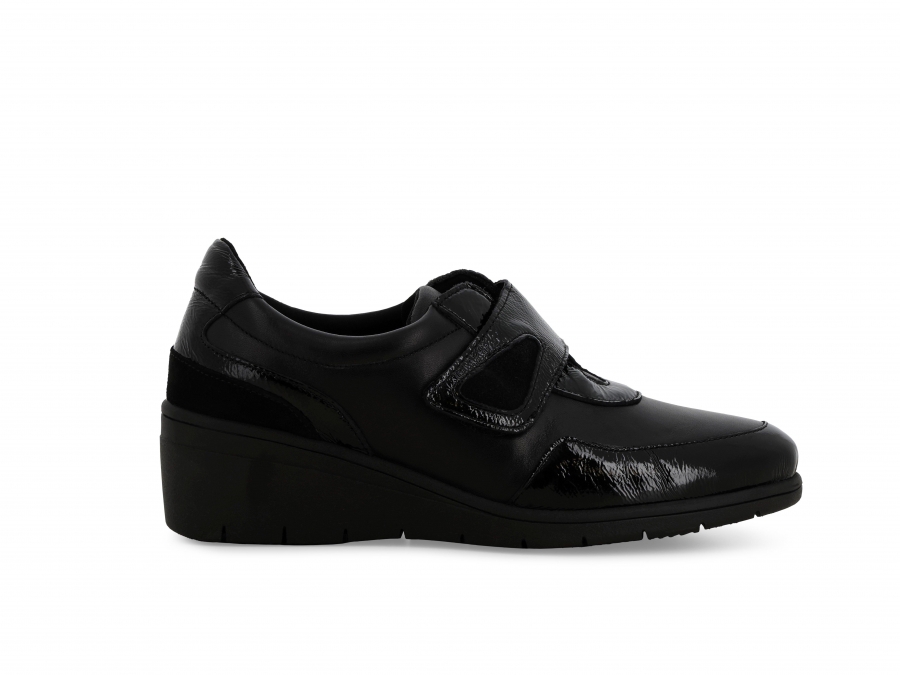 Mocassino donna in vernice e pelle nero k91623z