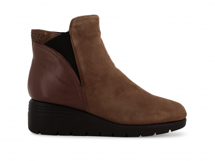 Stivaletto donna in camoscio e pelle beige k55274z