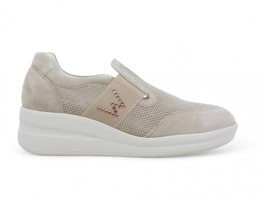 Sneakers donna slip on in camoscio fondotinta r20255z